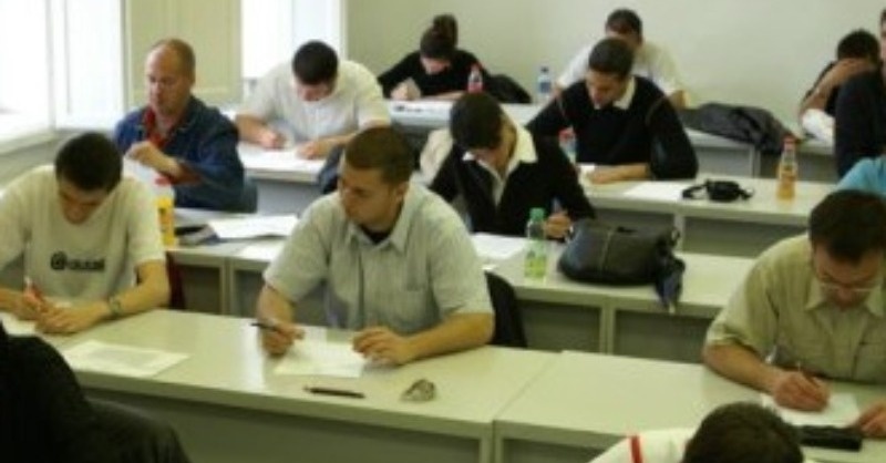 Újabb kötelező vizsga: változások a tűzvédelmi szakvizsgára kötelezettek körében