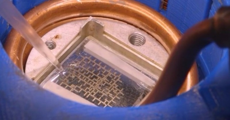 Vízzel működő számítógép