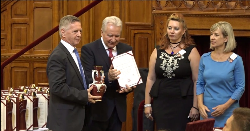 Hűség díj a Legrand Zrt.-nek
