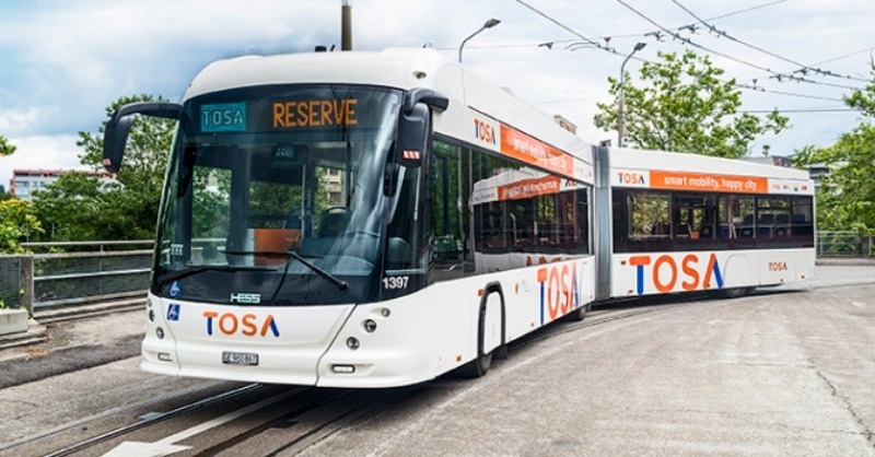 Másodpercek alatt töltődnek a svájci e-buszok
