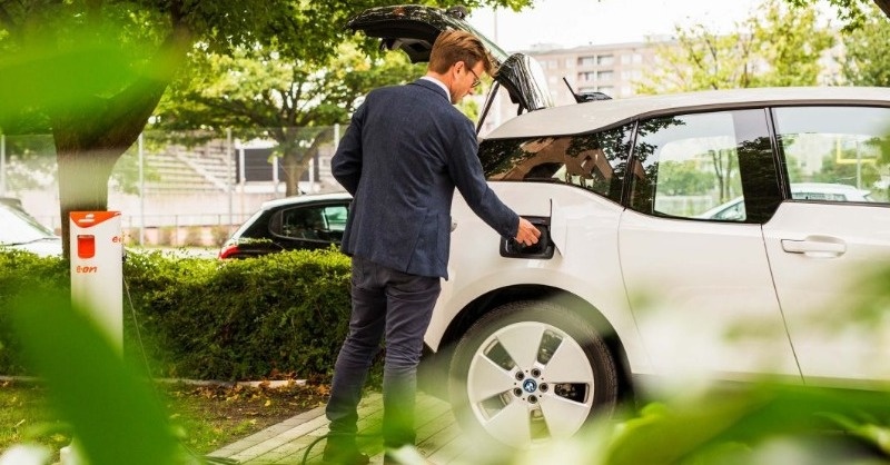 Az európaiak hisznek abban, hogy áttörés lesz az elektromos autózásban