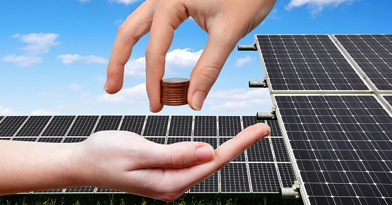 Az önerős napelemes beruházásoknál 2023 végéig marad a szaldóelszámolás