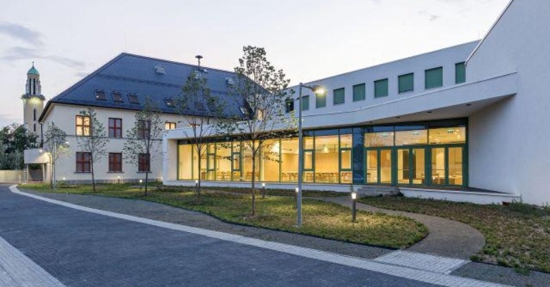 Villanyszerelőknek kötelező program