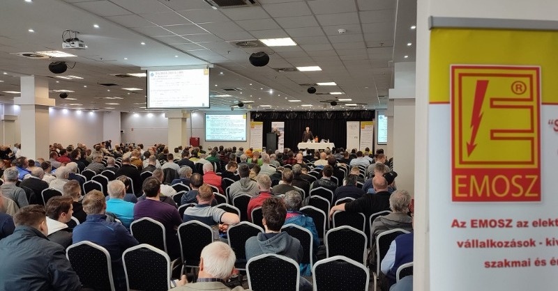 Harmincadik alkalommal találkoznak a villanyszerelők