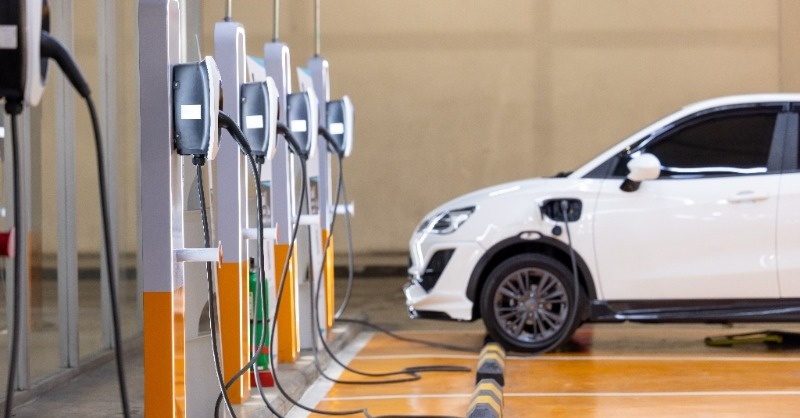 Hány elektromosautó-töltő van Magyarországon?