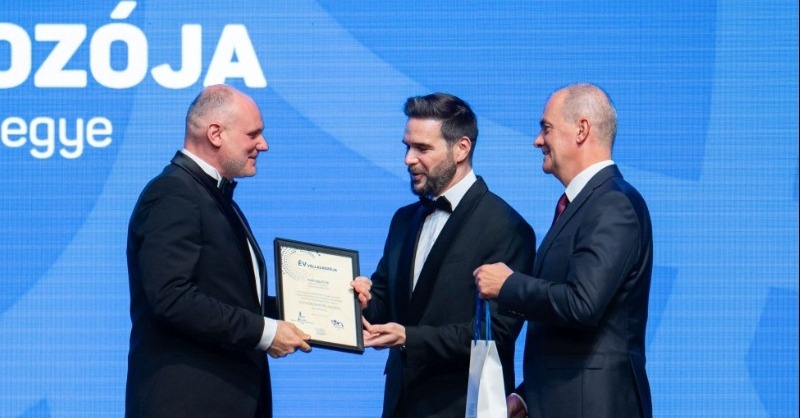 Kiemelkedő eredmények és példaértékű elismerések