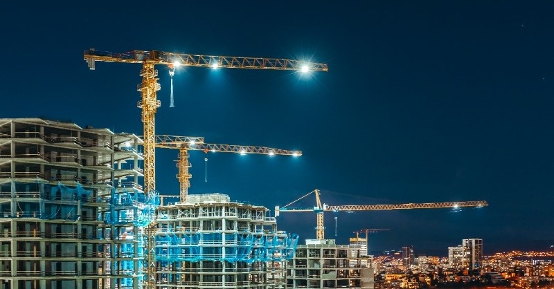 Mérsékelt visszaesés és hatékonysági kényszer az építőiparban