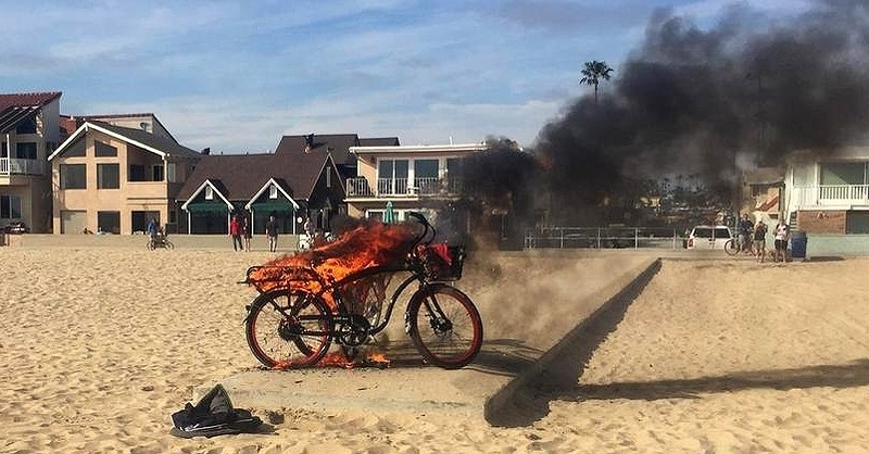 Felrobbant az elektromos bicikli akksija