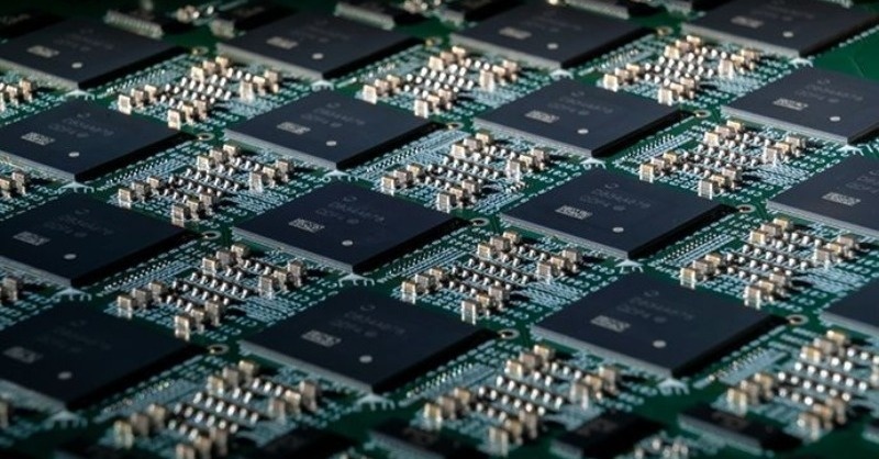 Az Intel visszaveszi a vezetést az integrált áramkörök világpiacán